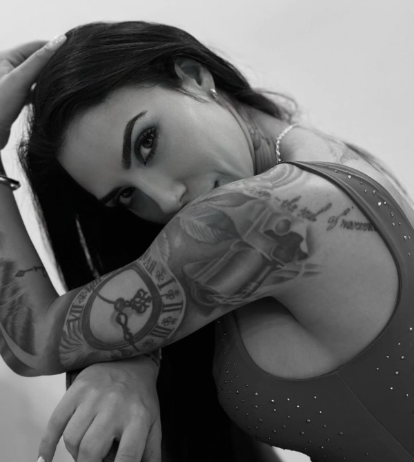 Транссексуалка Карина