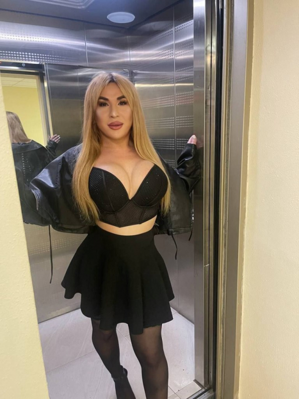 Транссексуалка Жанна